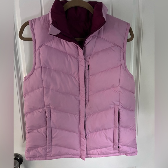 Columbia Vest Womens Medium Pink Maroon Puffer Down Fill Reversible Outdoors - Picture 3 of 7